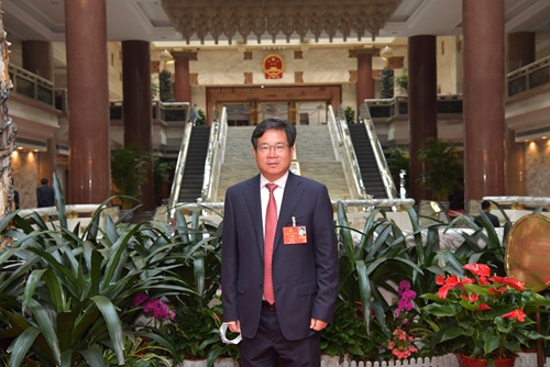 全国人大代表、918博天堂药业董事长丁列明